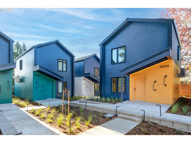 $250,000 | 9995 Southeast Cottage Lane, Unit 10, Milwaukie, OR 97222