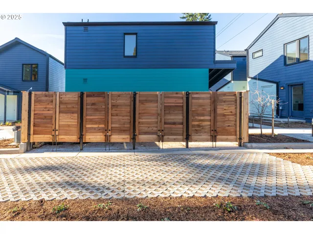 $250,000 | 9995 Southeast Cottage Lane, Unit 10, Milwaukie, OR 97222