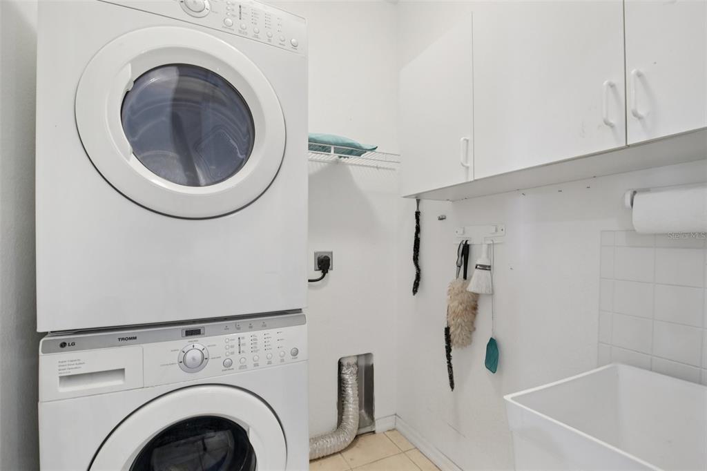 24567 Buckingham Way Punta Gorda, FL 33980 - Photo 27 of 46 a utility room with dryer and washer