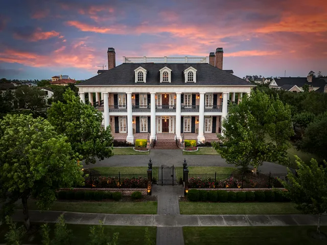 $5,750,000 | 38 East Shore Drive, The Woodlands, TX 77380