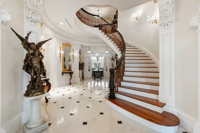 $5,750,000 | 38 East Shore Drive, The Woodlands, TX 77380