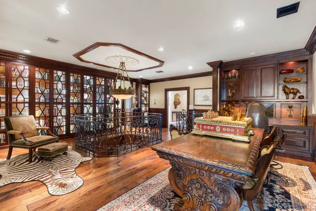 $5,750,000 | 38 East Shore Drive, The Woodlands, TX 77380