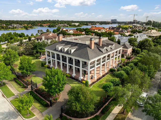 $5,750,000 | 38 East Shore Drive, The Woodlands, TX 77380