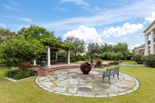 $5,750,000 | 38 East Shore Drive, The Woodlands, TX 77380