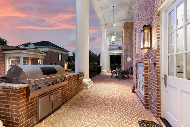 $5,750,000 | 38 East Shore Drive, The Woodlands, TX 77380