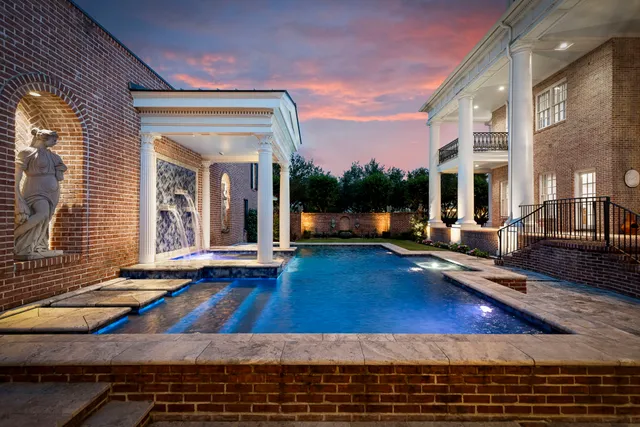 $5,750,000 | 38 East Shore Drive, The Woodlands, TX 77380