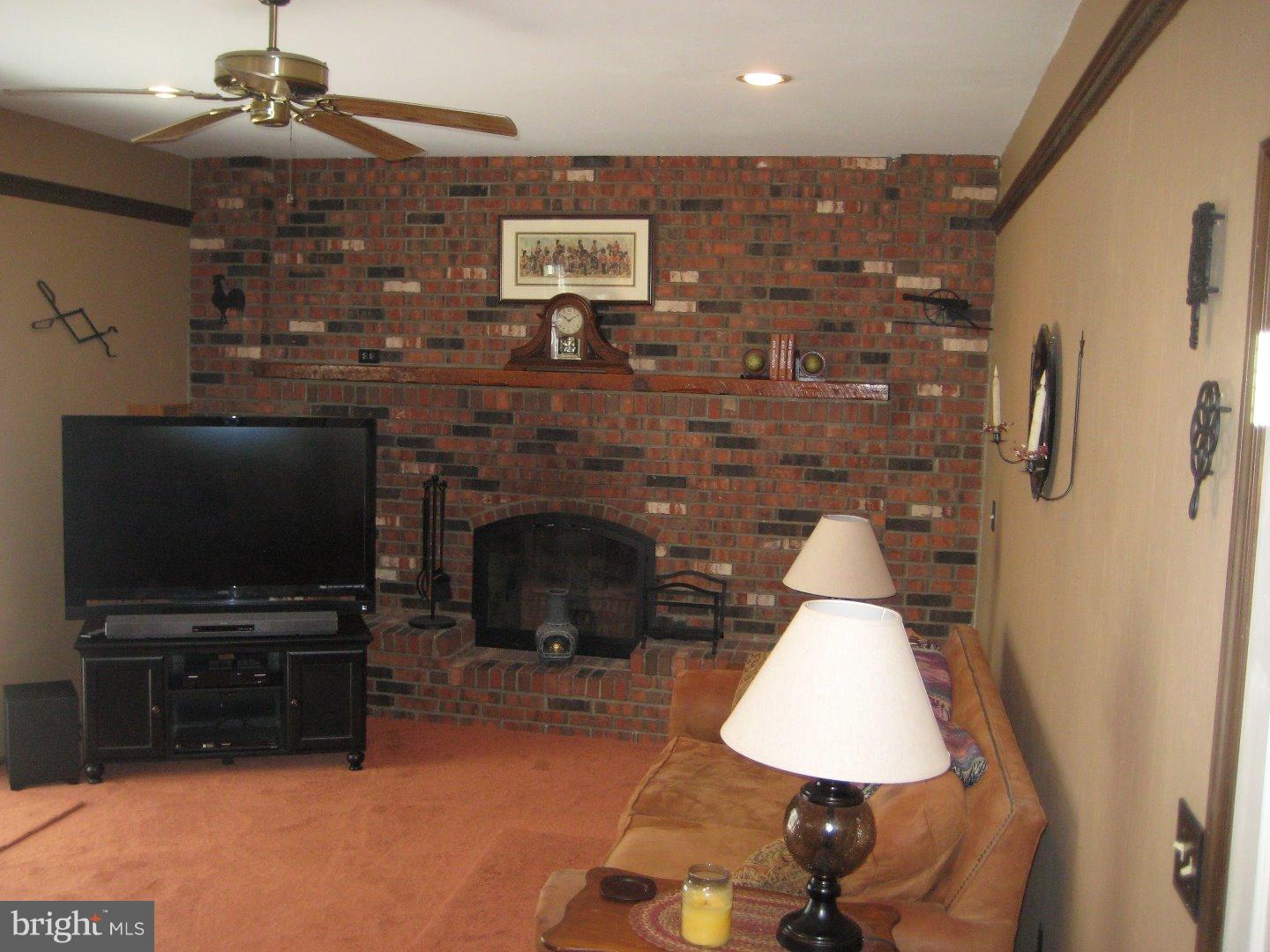 15 Marlon Pond Road Hamilton Square, NJ 08690 - Photo 11 of 25 Family Room