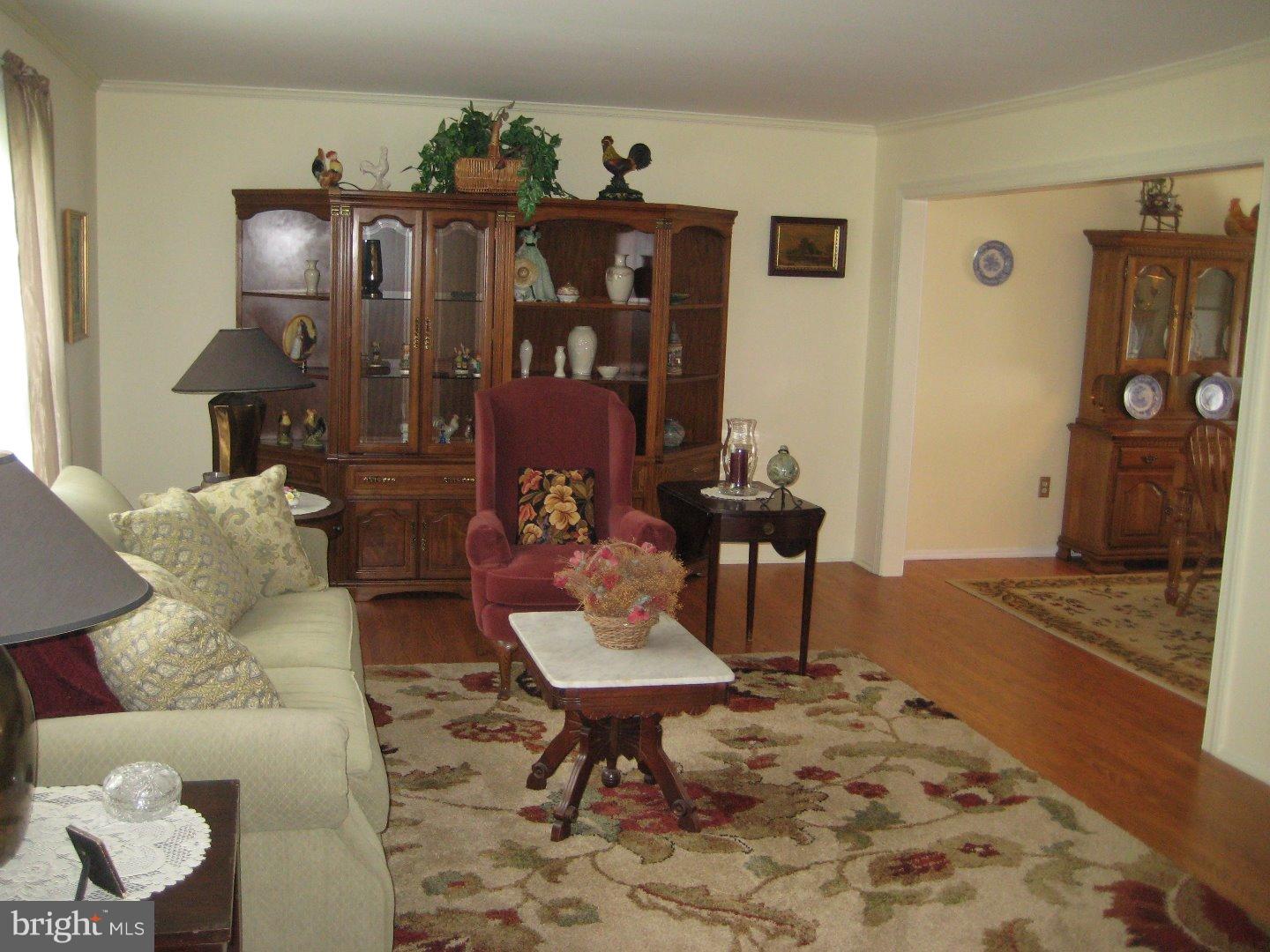 15 Marlon Pond Road Hamilton Square, NJ 08690 - Photo 4 of 25 Living Room