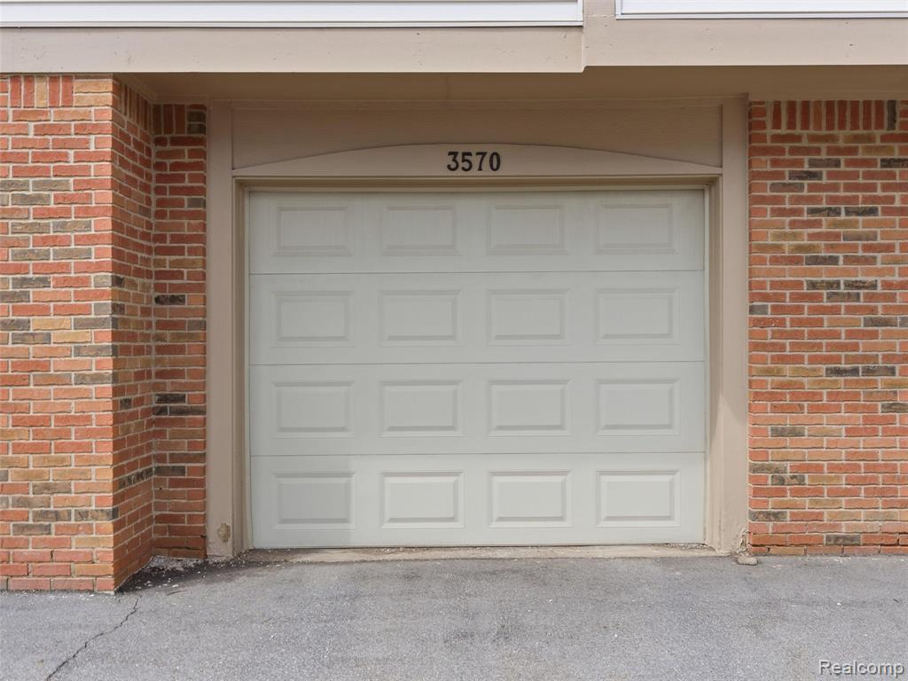 3570 Oakmonte Boulevard Rochester, MI 48306 - Photo 18 of 25