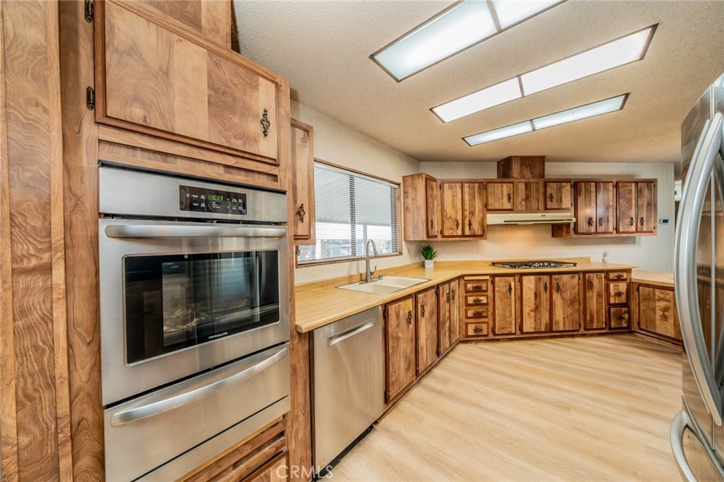 1550 Rimpau, Unit 13 Corona, CA 92881 - Photo 9 of 32