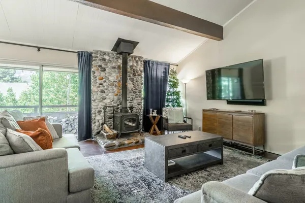 $859,000 | 165 Old Mammoth Road, Unit 3, Mammoth Lakes, CA 93546