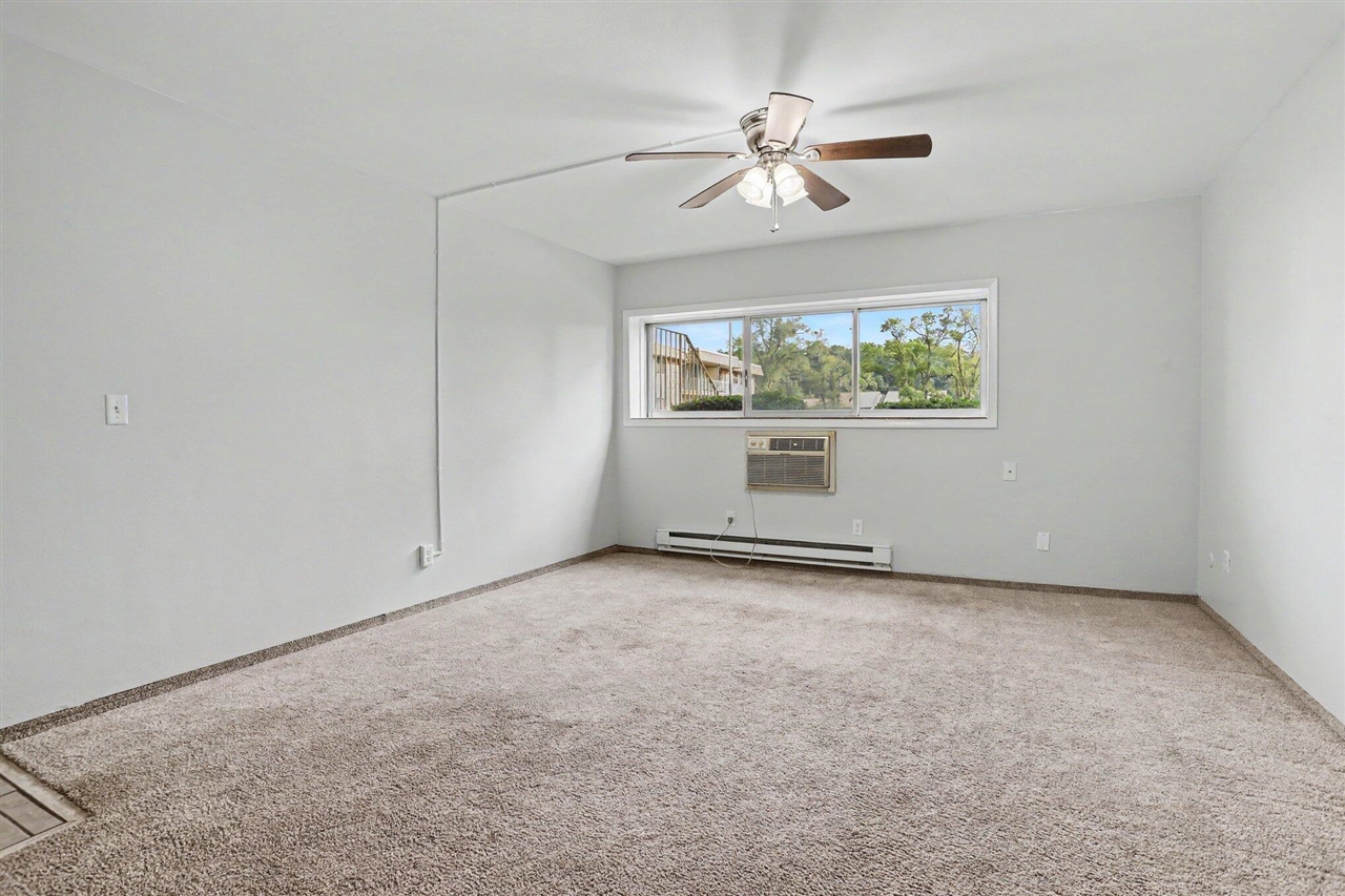722 West Kilgore Road, Unit 102 Kalamazoo, MI 49008 - Photo 4 of 15