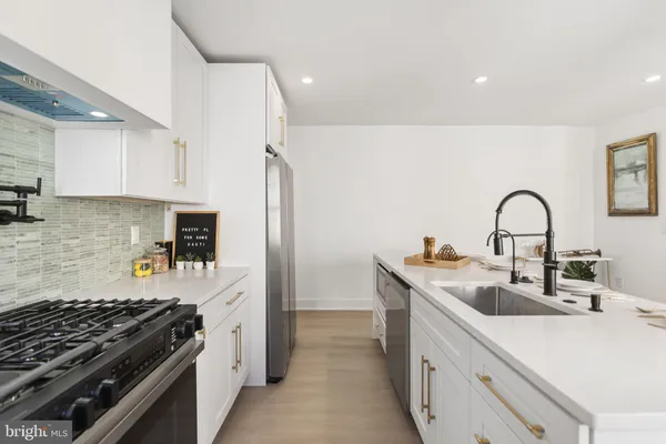 $3,500 | 202 West Wayne Avenue, Unit B, Wayne, PA 19087