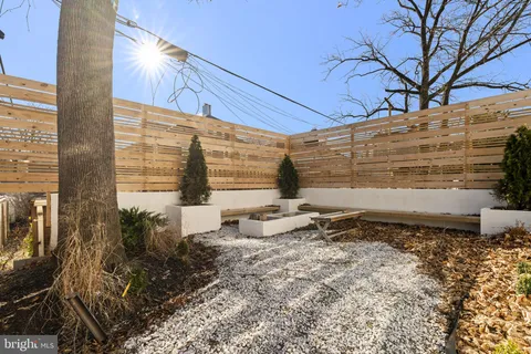 $3,800 | 202 West Wayne Avenue, Unit B, Wayne, PA 19087