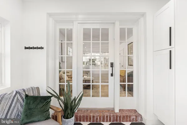 $3,500 | 202 West Wayne Avenue, Unit B, Wayne, PA 19087