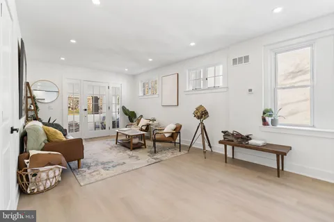 $3,800 | 202 West Wayne Avenue, Unit B, Wayne, PA 19087