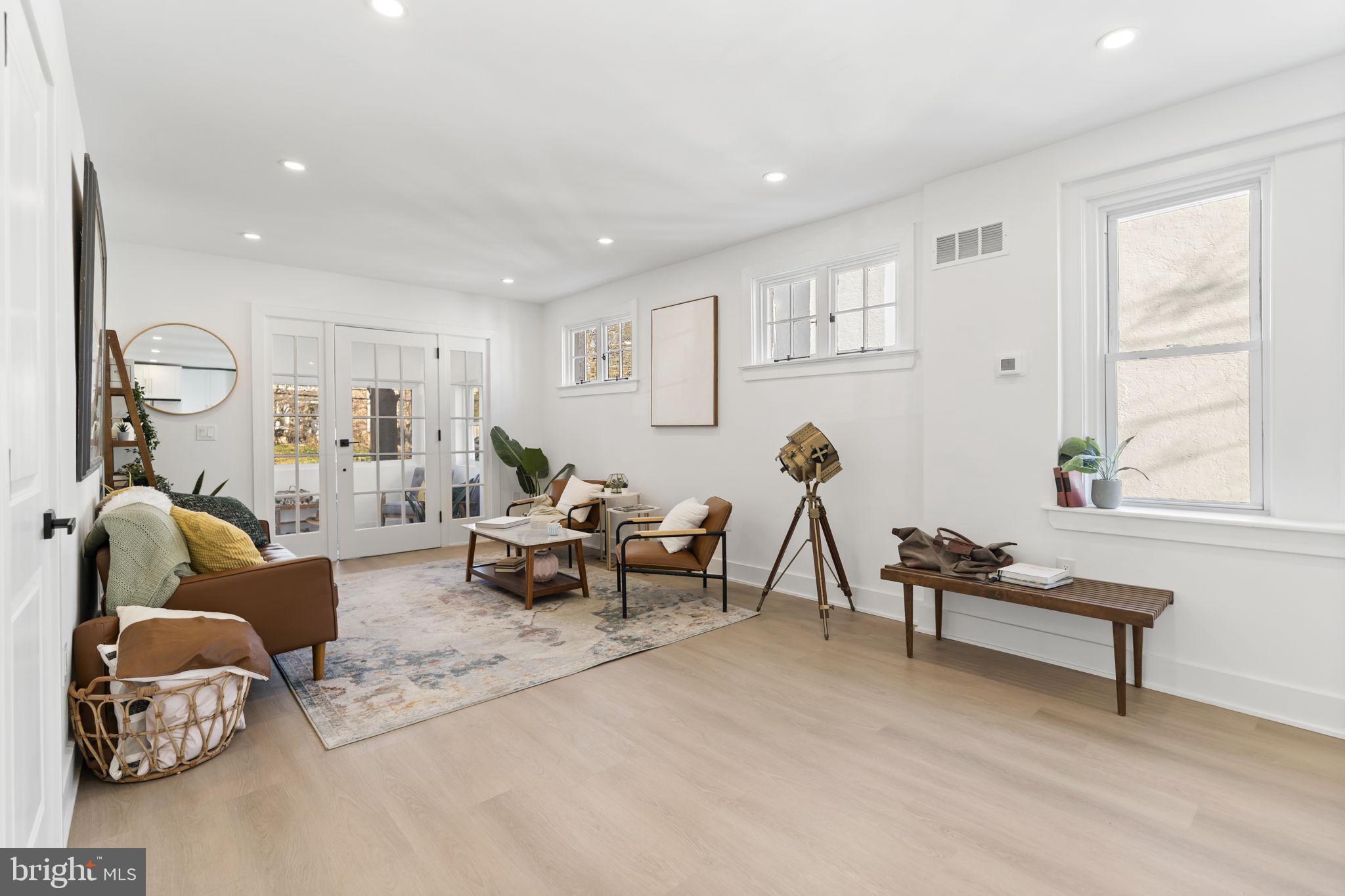 202 West Wayne Avenue, Unit B Wayne, PA 19087 - Photo 5 of 30 living room