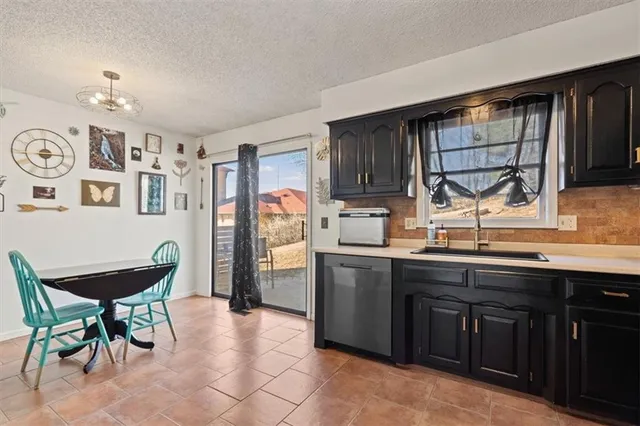 $259,900 | 928 Northeast Mulberry Street, Lee's Summit, MO 64086