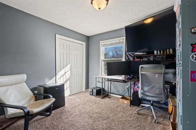 $259,900 | 928 Northeast Mulberry Street, Lee's Summit, MO 64086