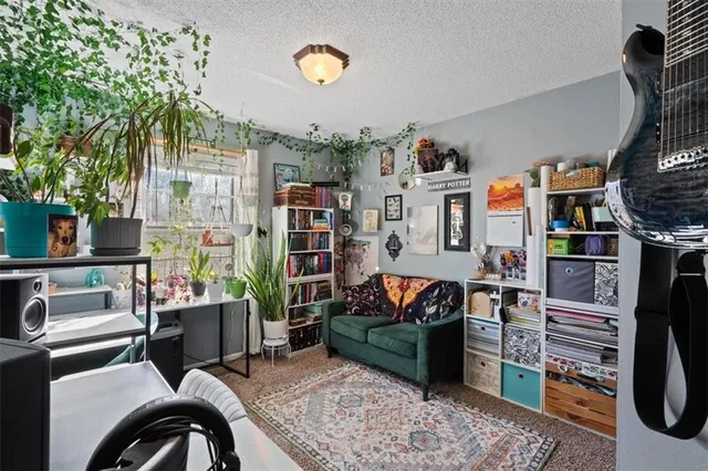 $259,900 | 928 Northeast Mulberry Street, Lee's Summit, MO 64086