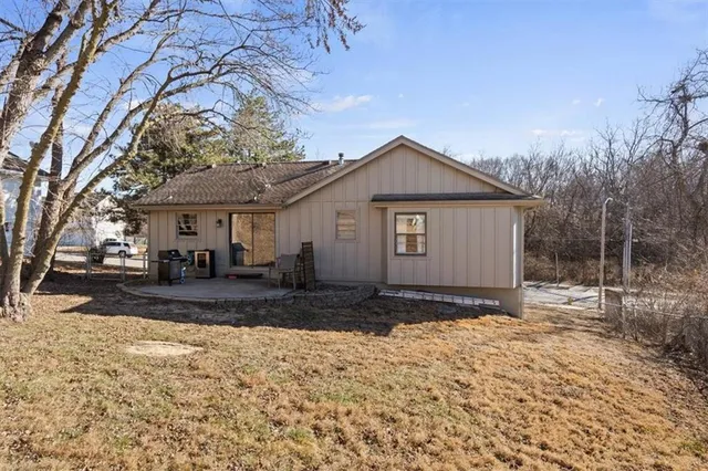$259,900 | 928 Northeast Mulberry Street, Lee's Summit, MO 64086