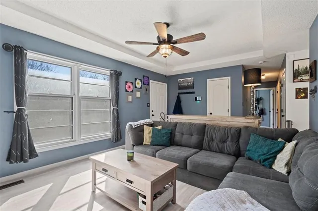 $259,900 | 928 Northeast Mulberry Street, Lee's Summit, MO 64086