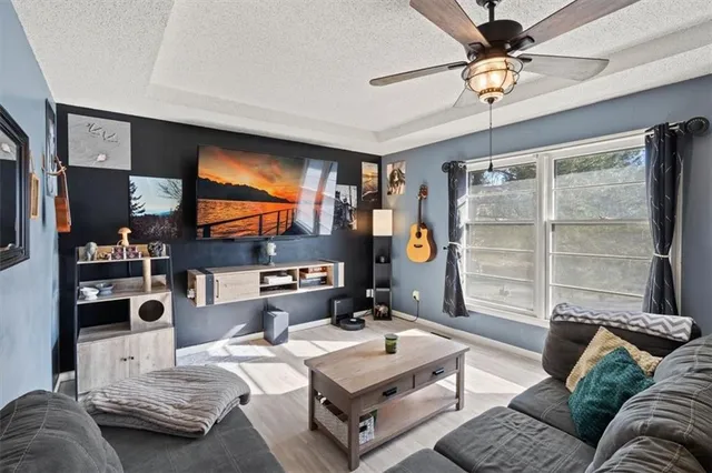 $259,900 | 928 Northeast Mulberry Street, Lee's Summit, MO 64086