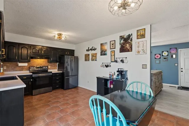 $259,900 | 928 Northeast Mulberry Street, Lee's Summit, MO 64086