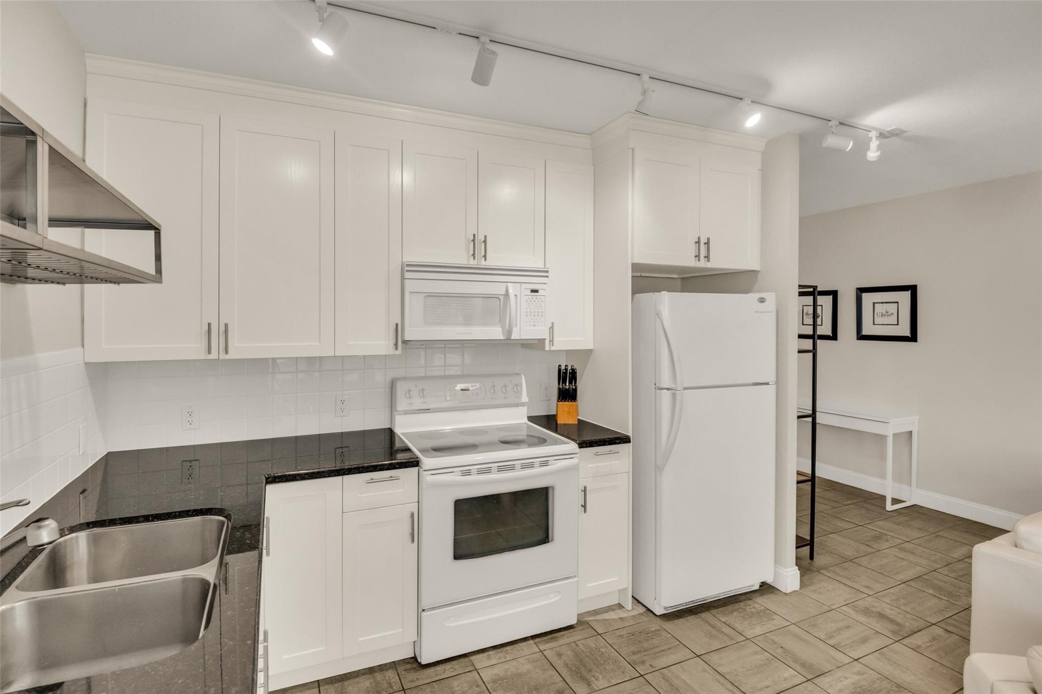 615 South Riverside Drive, Unit 8 Pompano Beach, FL 33062 - Photo 13 of 33 Photo 13