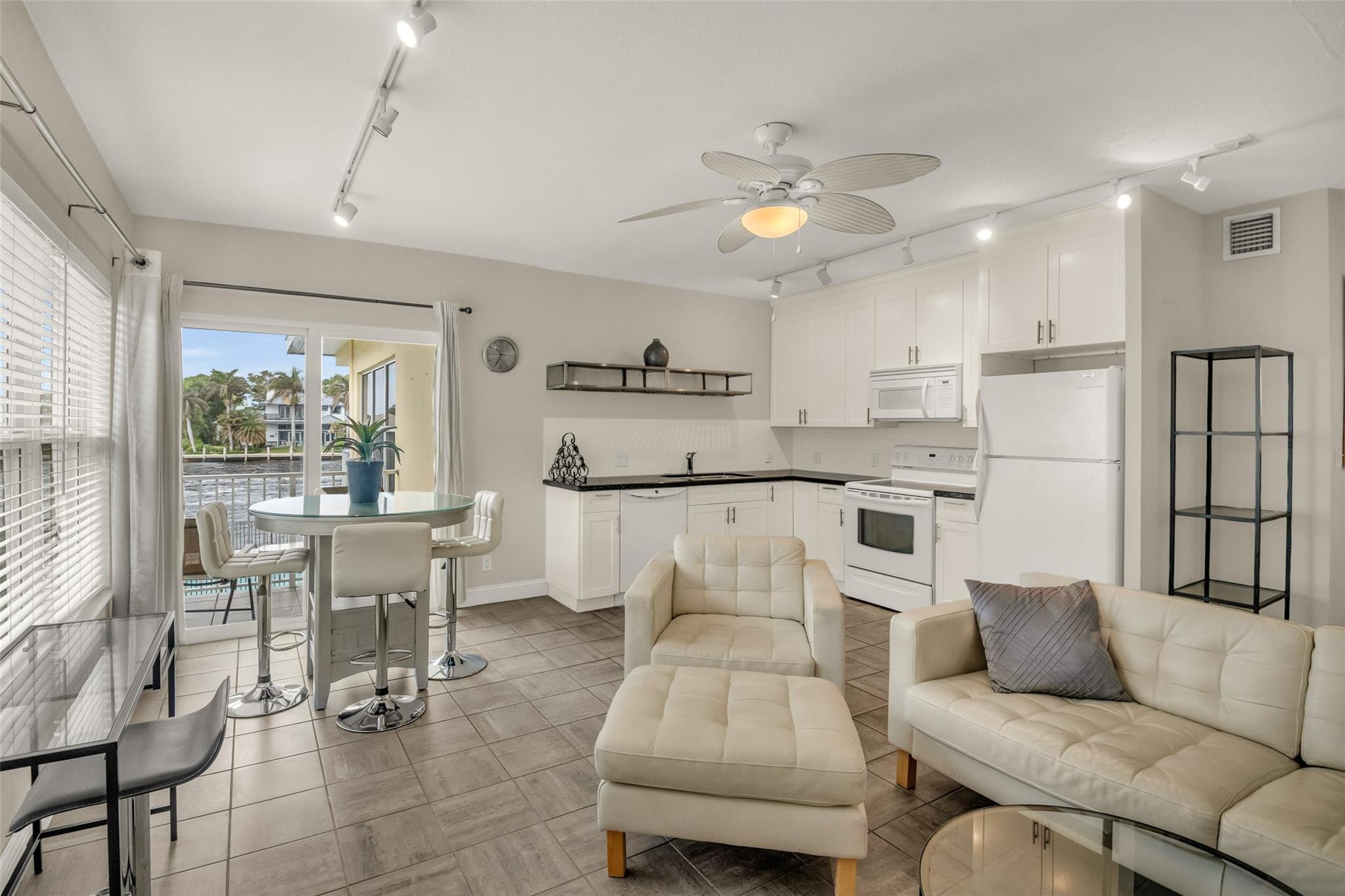 615 South Riverside Drive, Unit 8 Pompano Beach, FL 33062 - Photo 20 of 33 Photo 20