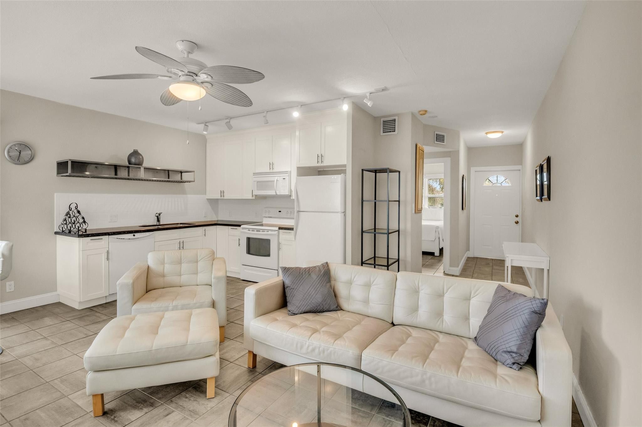 615 South Riverside Drive, Unit 8 Pompano Beach, FL 33062 - Photo 22 of 33 Photo 22