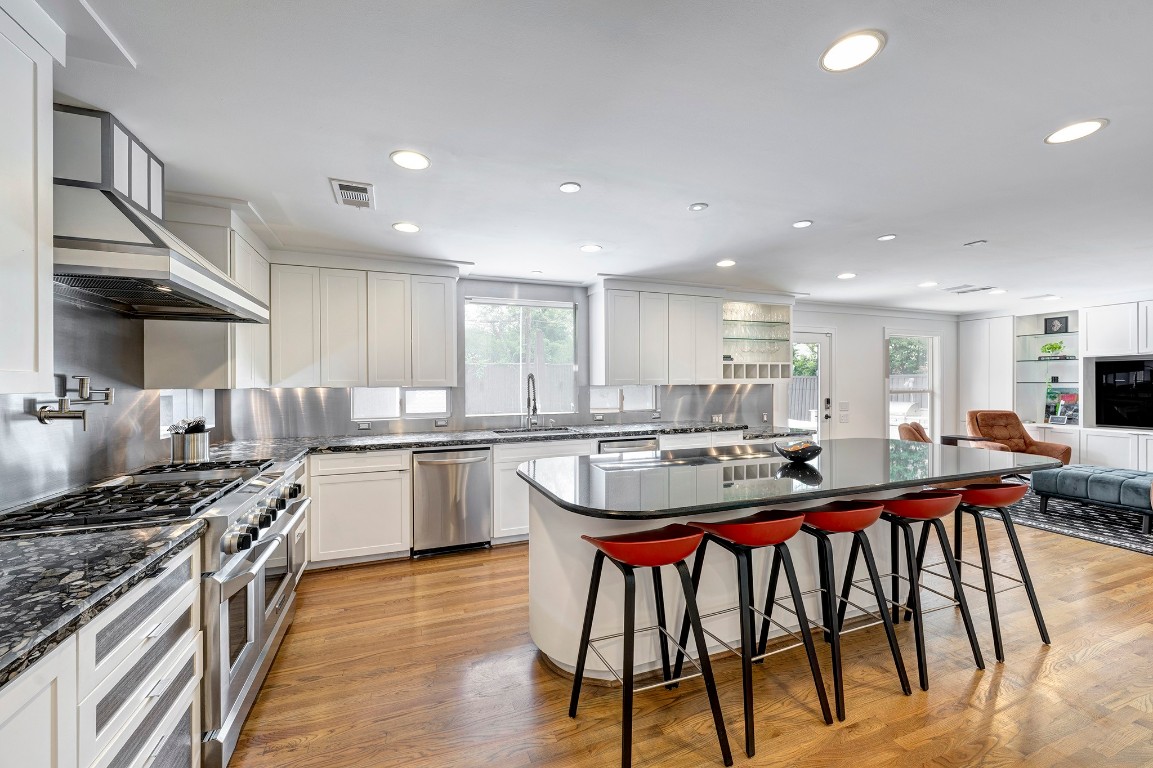 2234 Goldsmith Street Houston, TX 77030 - Photo 14 of 32