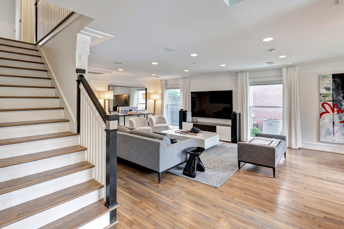 2234 Goldsmith Street Houston, TX 77030 - Photo 3 of 32