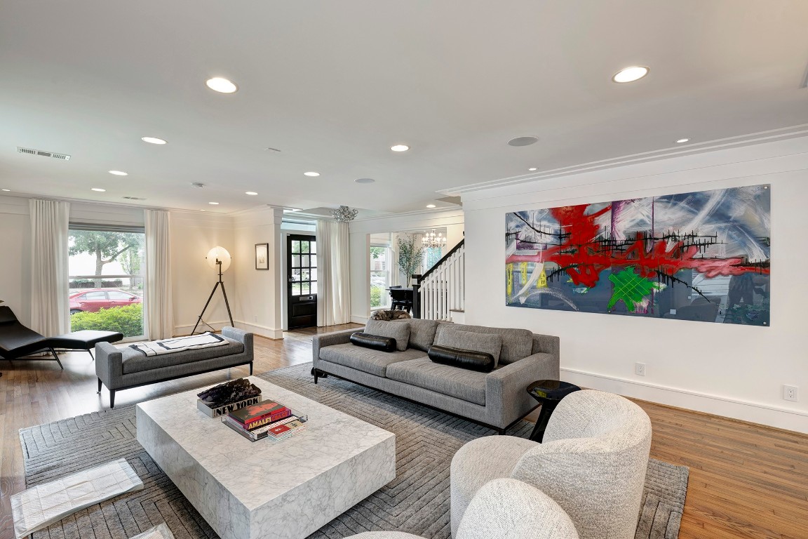 2234 Goldsmith Street Houston, TX 77030 - Photo 7 of 32