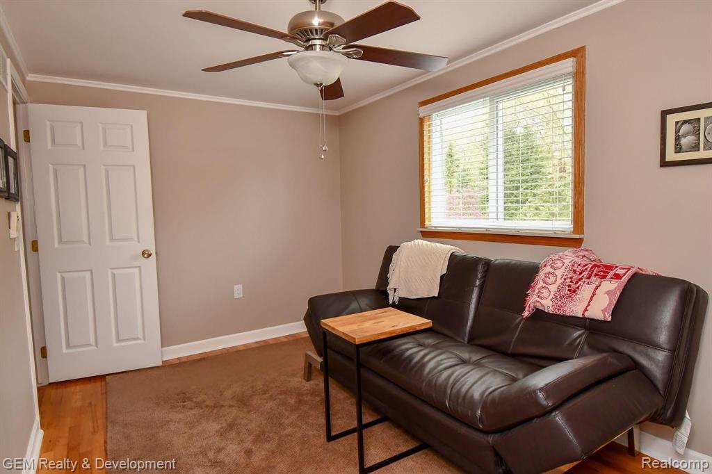 18725 Gill Road Livonia, MI 48152 - Photo 22 of 36
