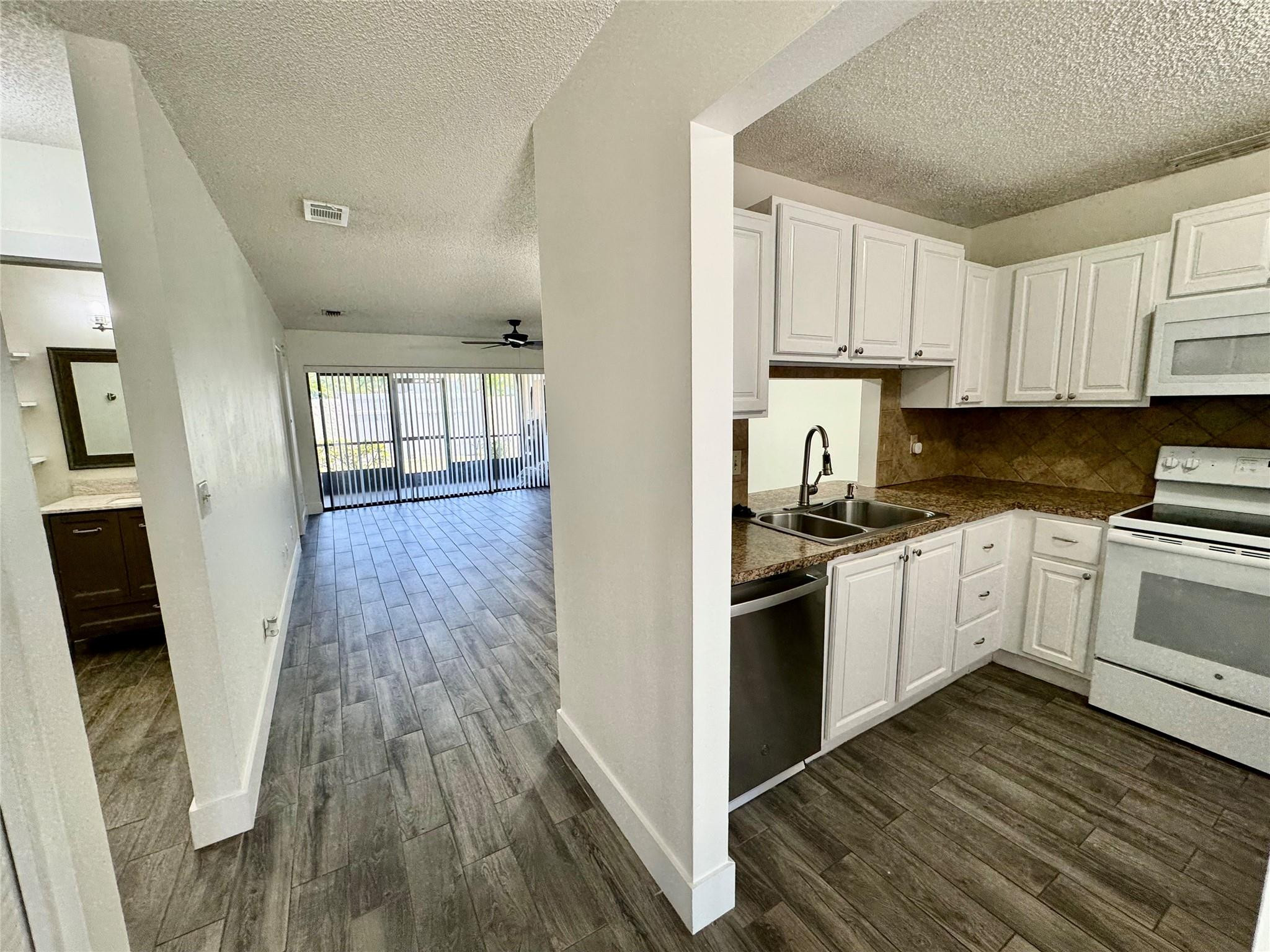 545 Banks Road, Unit 7522 Margate, FL 33063 - Photo 2 of 24 Photo 2