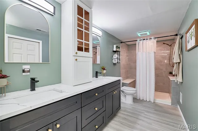 $394,900 | 4732 Arevalo Drive, St. Louis, MO 63128