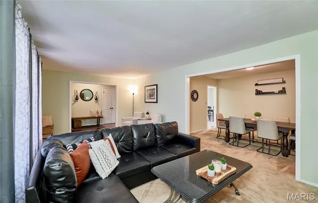 $394,900 | 4732 Arevalo Drive, St. Louis, MO 63128