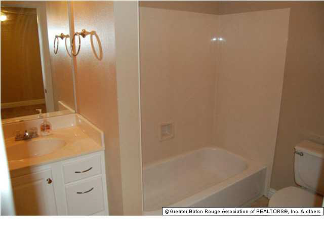2210 Christian Street, Unit 37 Baton Rouge, LA 70808 - Photo 7 of 9 Gallery Image 7