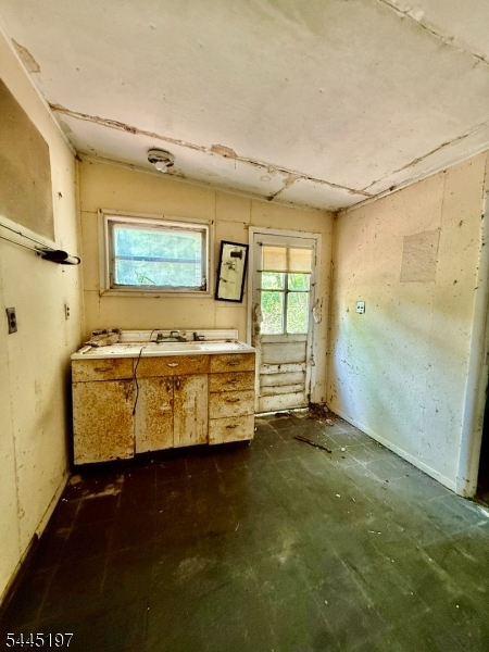 58 Hollow Road Glen Gardner, NJ 08826 - Photo 5 of 17