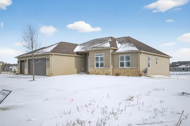 $649,900 | 339 York Street, Unit LT66, Union Grove, WI 53182