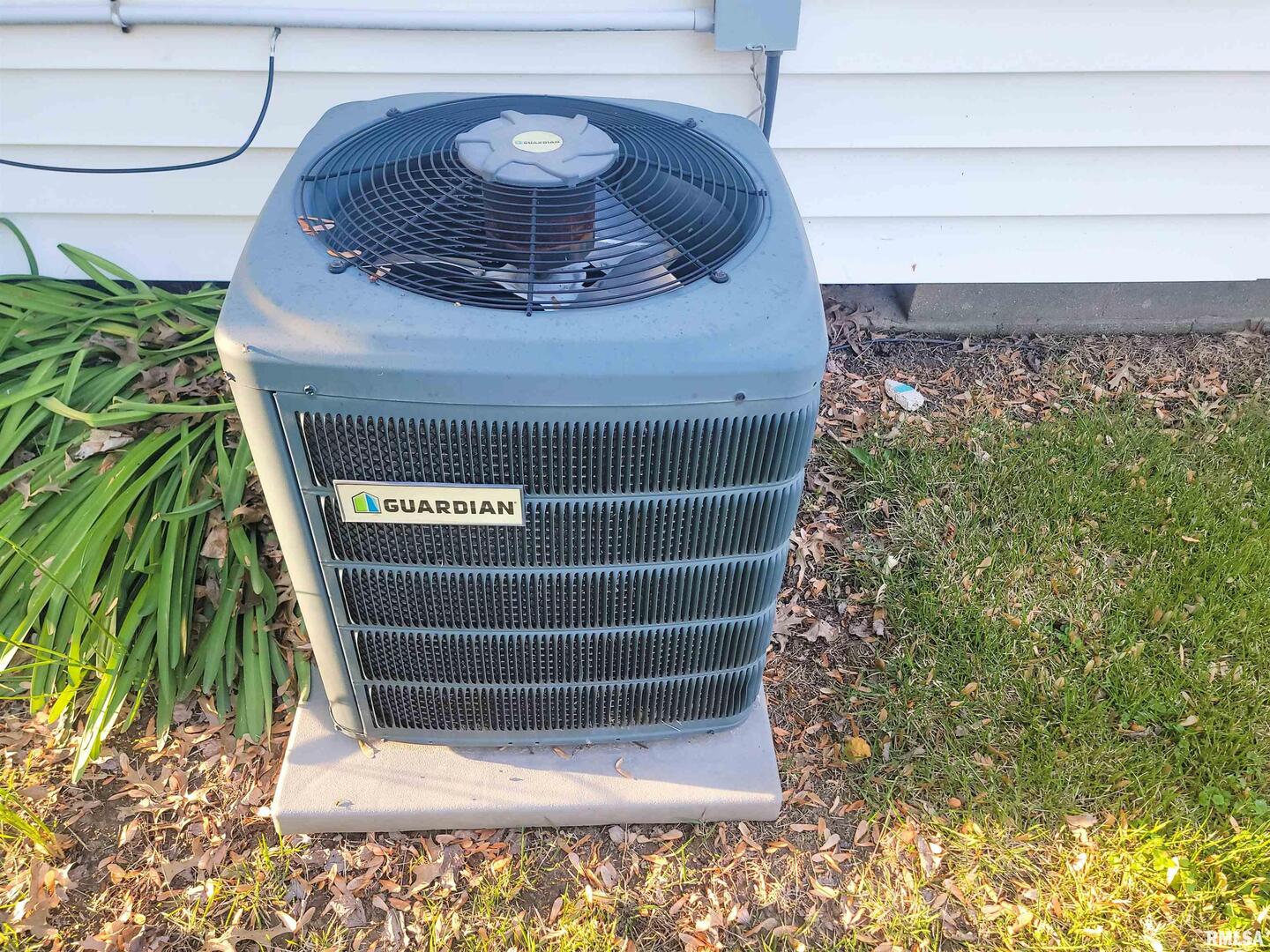 225 Hickory Street Flora, IL 62839 - Photo 48 of 56 a view of fireplace