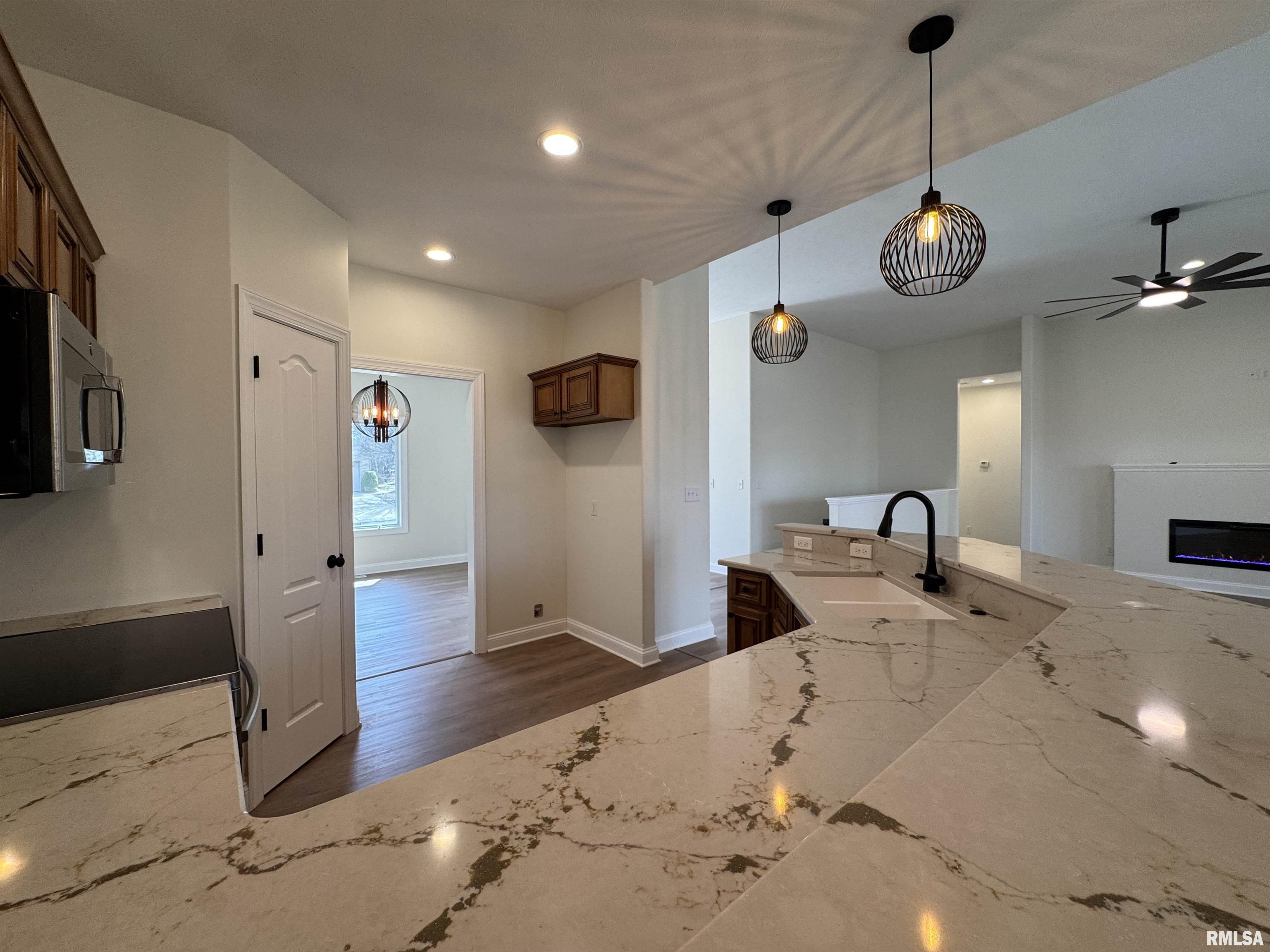 4335 Creek Drive Springfield, IL 62711 - Photo 23 of 62