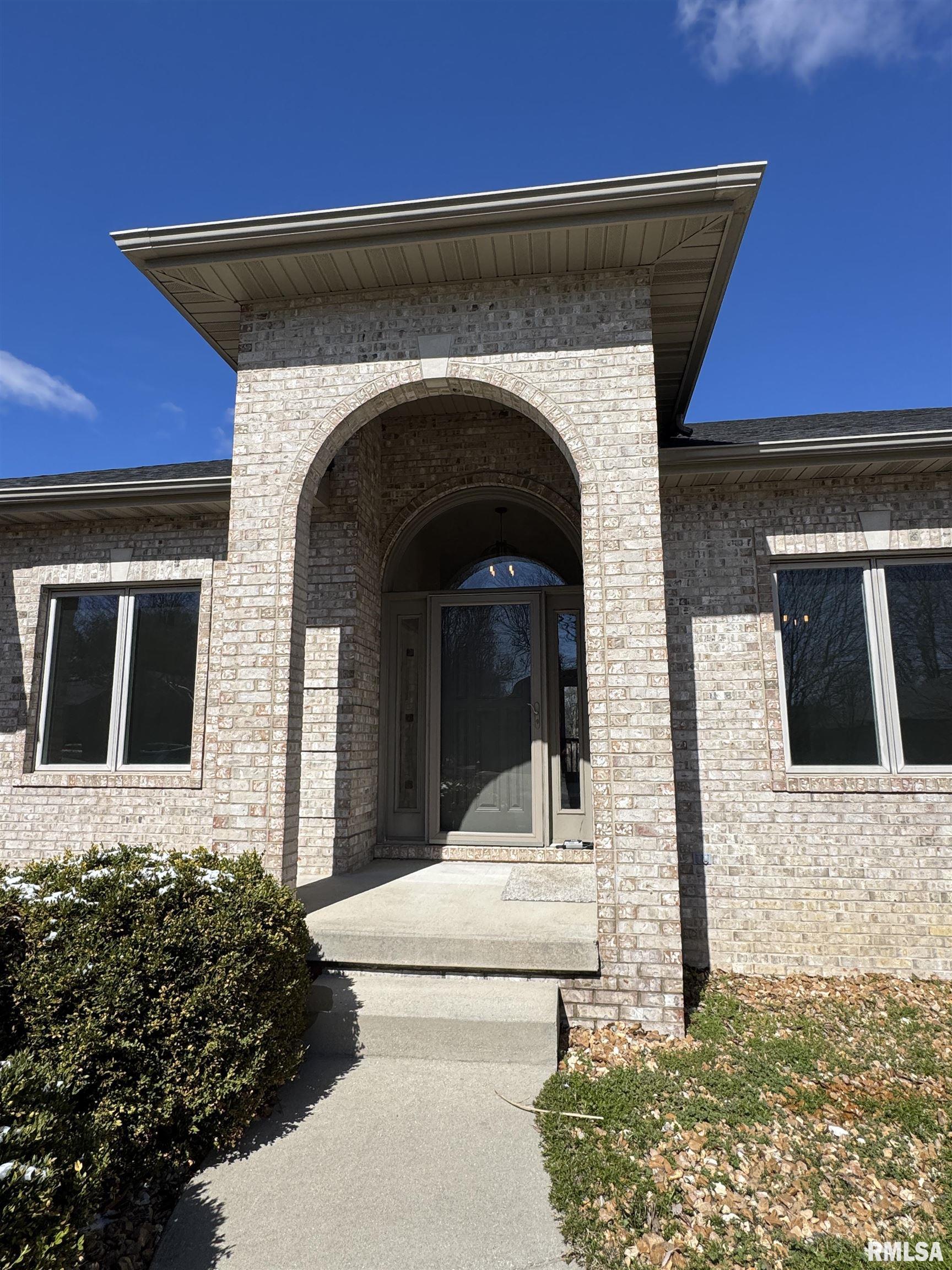 4335 Creek Drive Springfield, IL 62711 - Photo 3 of 62