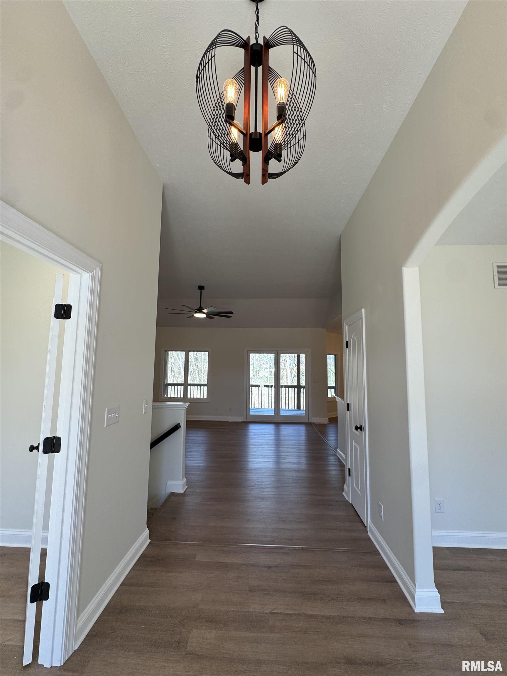 4335 Creek Drive Springfield, IL 62711 - Photo 4 of 62