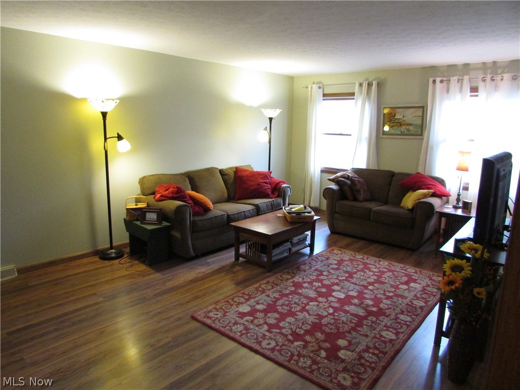 1898 Lillian Road Stow, OH 44224 - Photo 2 of 18 Gallery Image 2