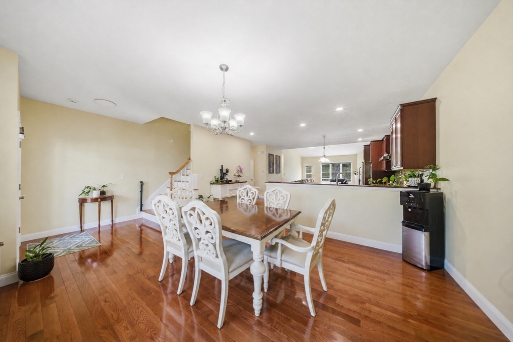 2 Williamsburg Way, Unit 2 Medway, MA 02053 - Photo 4 of 30