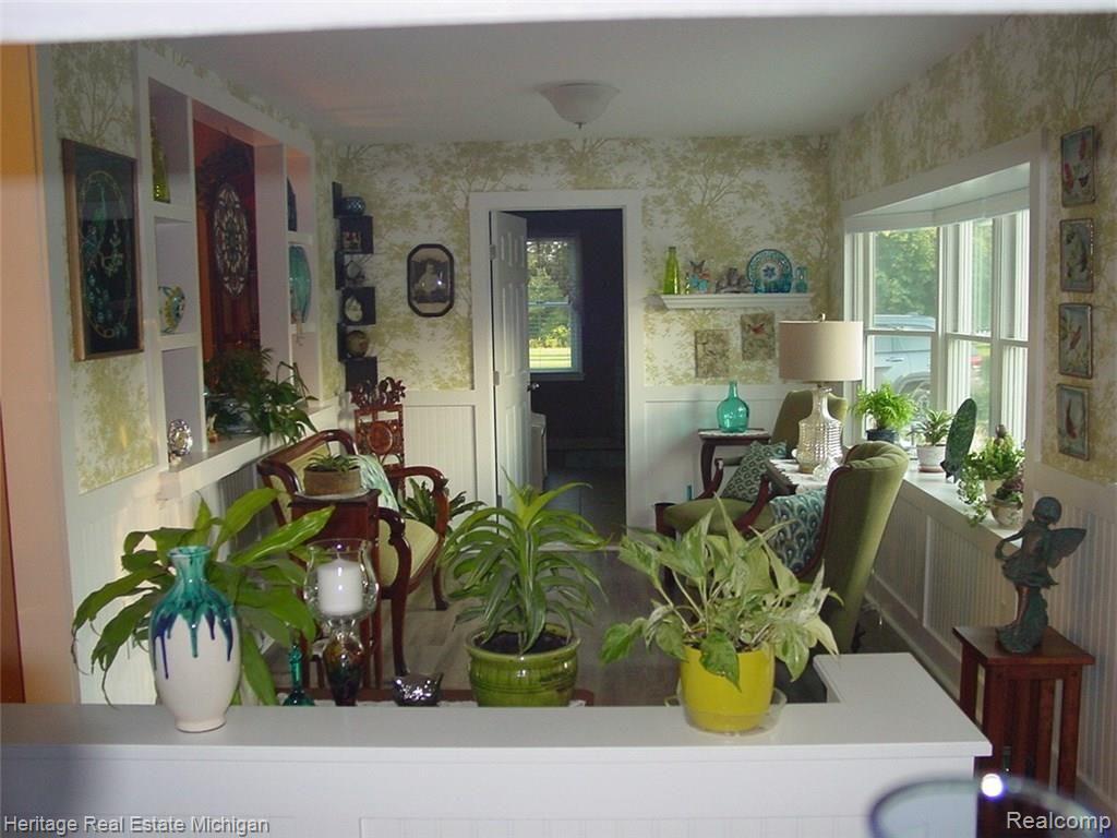 6463 Robb Road Fowlerville, MI 48836 - Photo 19 of 43 View of Sun Room