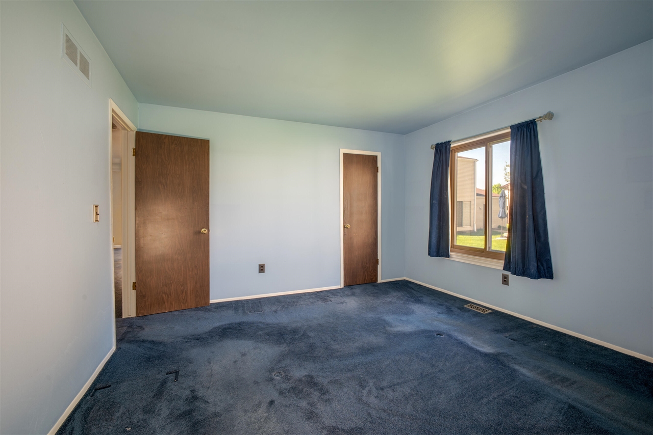2887 Roundtree Drive Troy, MI 48083 - Photo 9 of 20