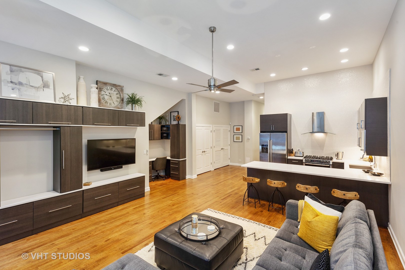2128 West Rice Street, Unit 1 Chicago, IL 60622 - Photo 3 of 10